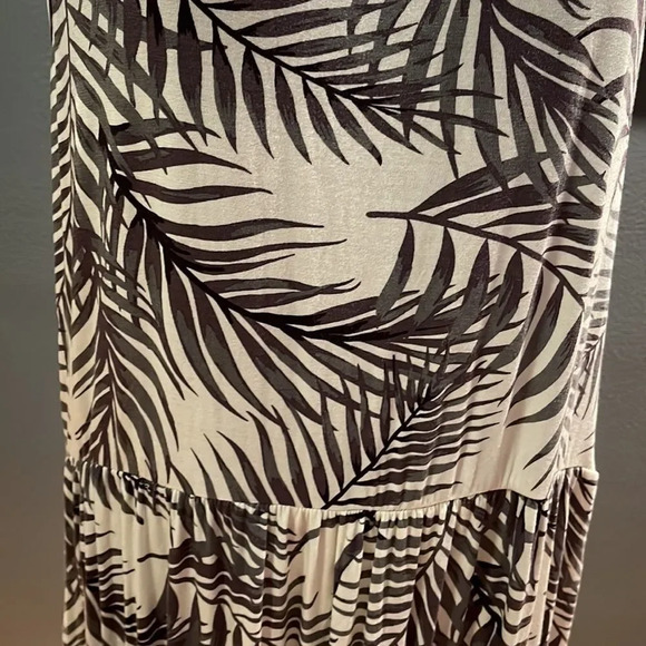 28 Palms palm fronds print stretch tank dropped gathered waist full skirt maxi - Picture 3 of 7